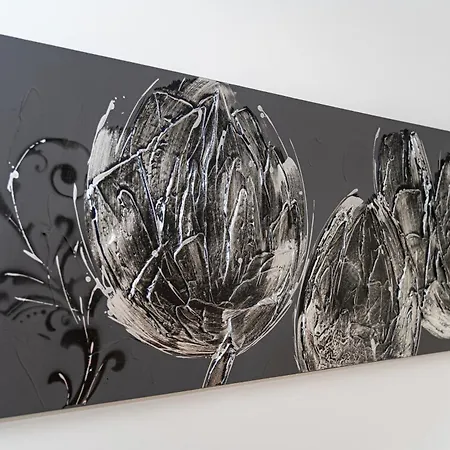 Kingdom Silver Deluxe 公寓 *